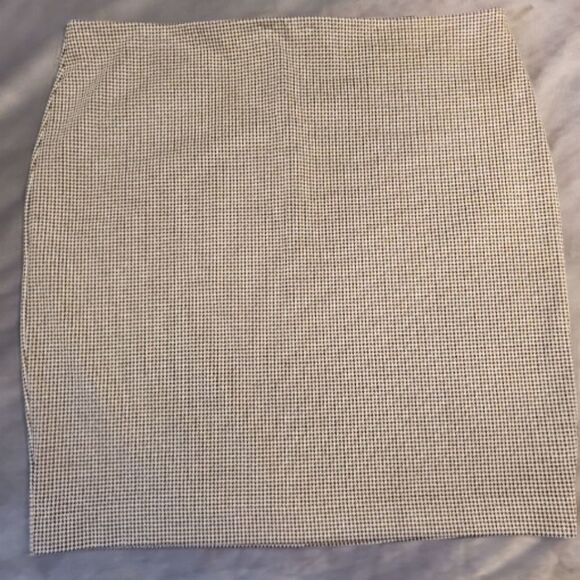 Express Houndstooth Pull on Stretch Skirt - Picture 2 of 5